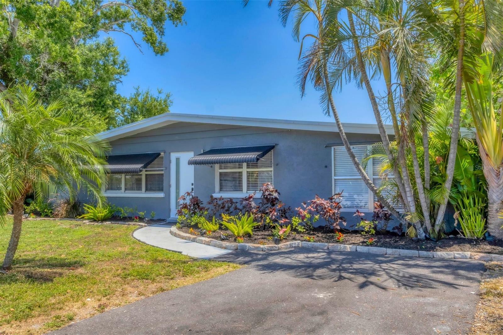 Property Photo: 6013 Murdock Avenue FL 34231
