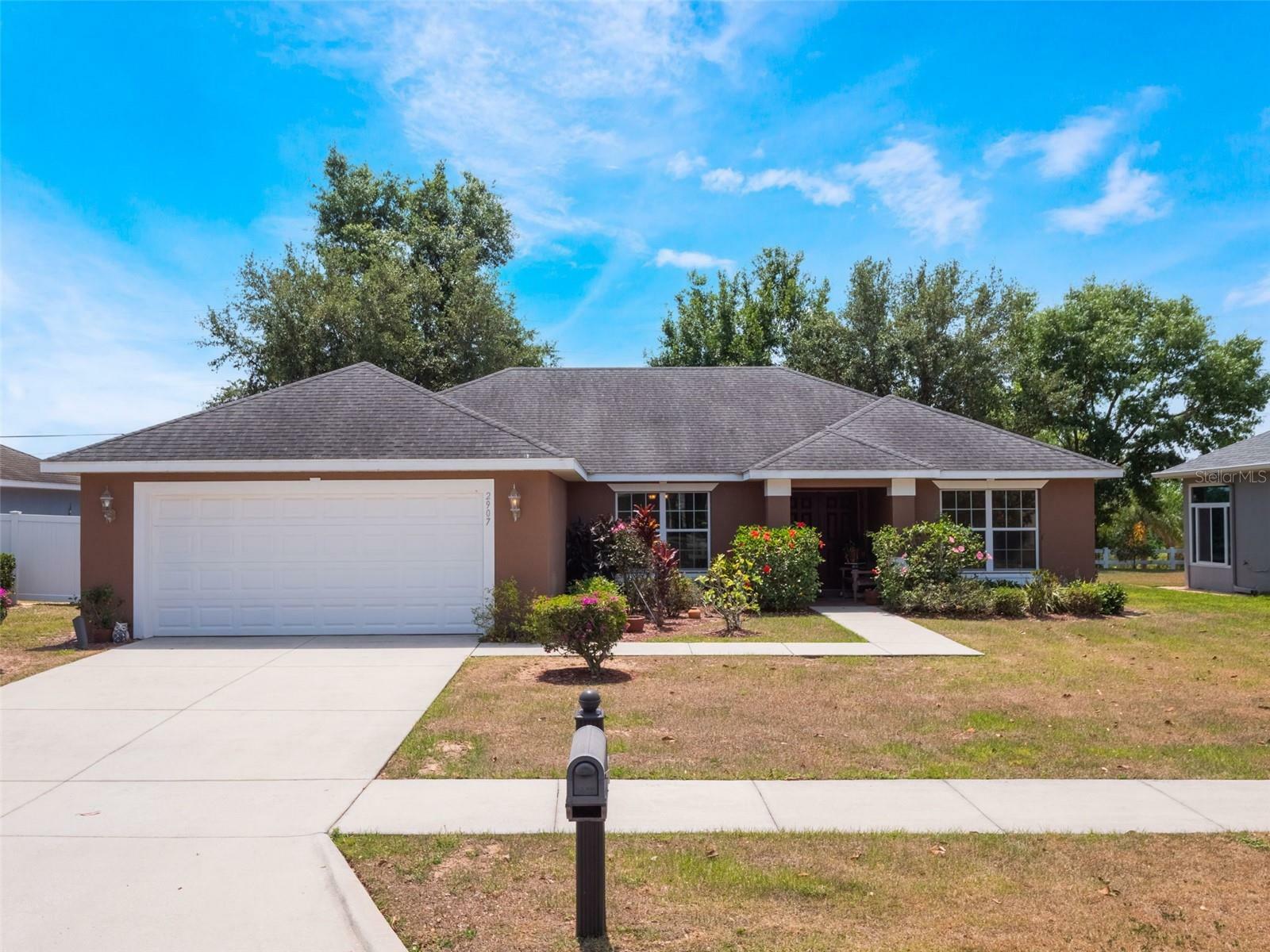 Property Photo: 2907 Southern Pines Loop FL 34711