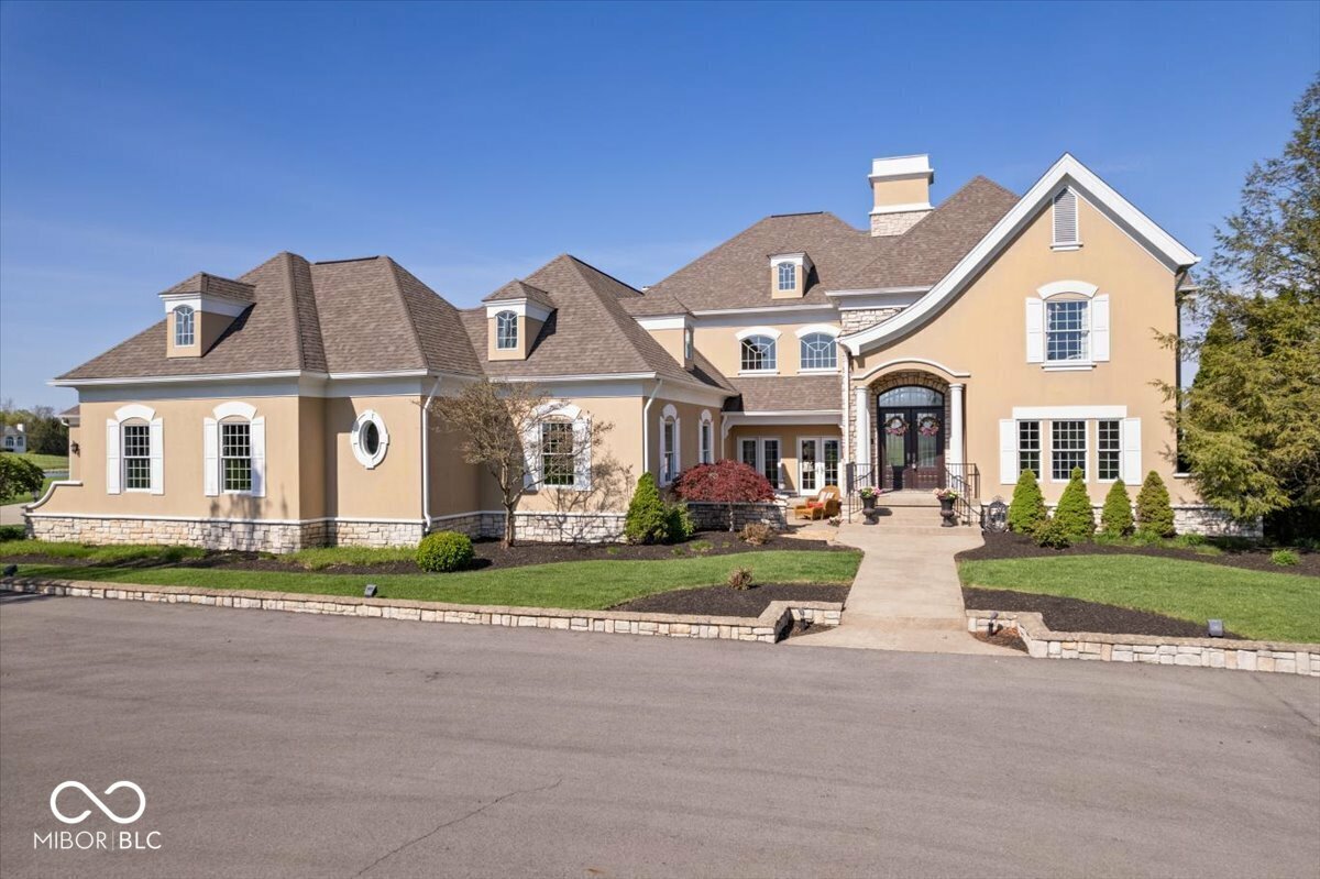Property Photo: 2766 S Honey Creek Road S IN 46143