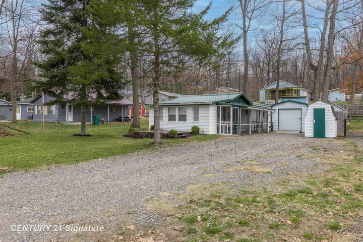 5082 Parklane Drive  Harrison MI 48625 photo