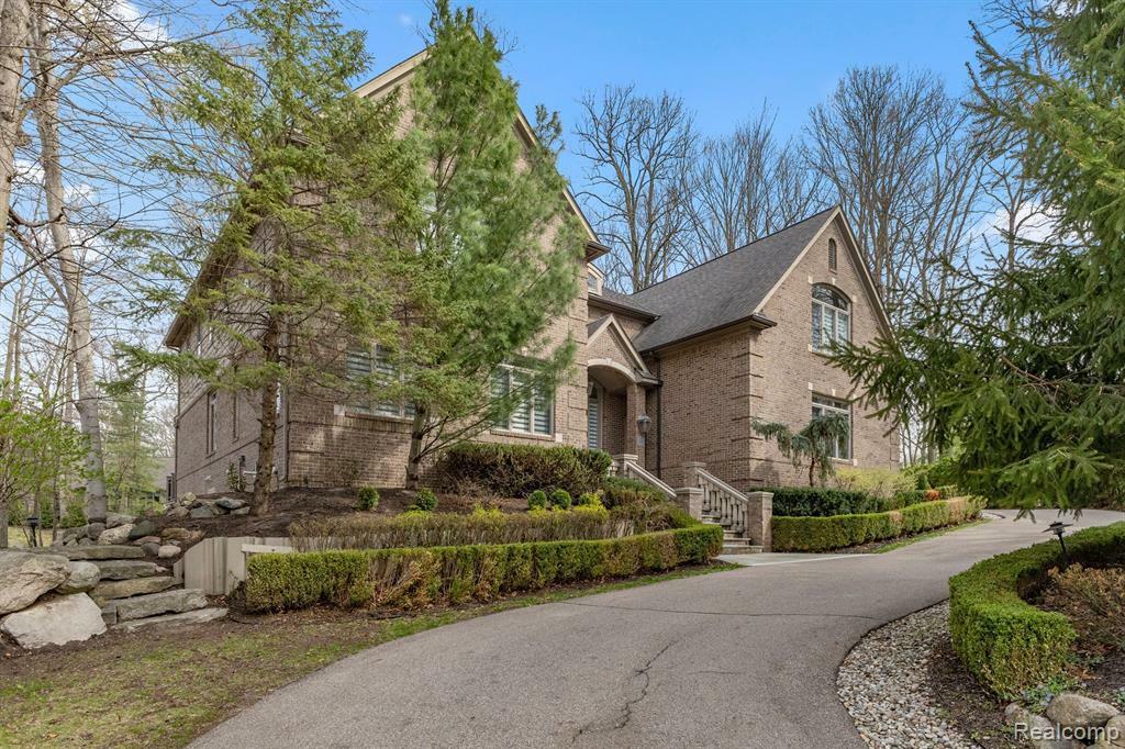 Property Photo: 21480 Lujon Court MI 48167 9035
