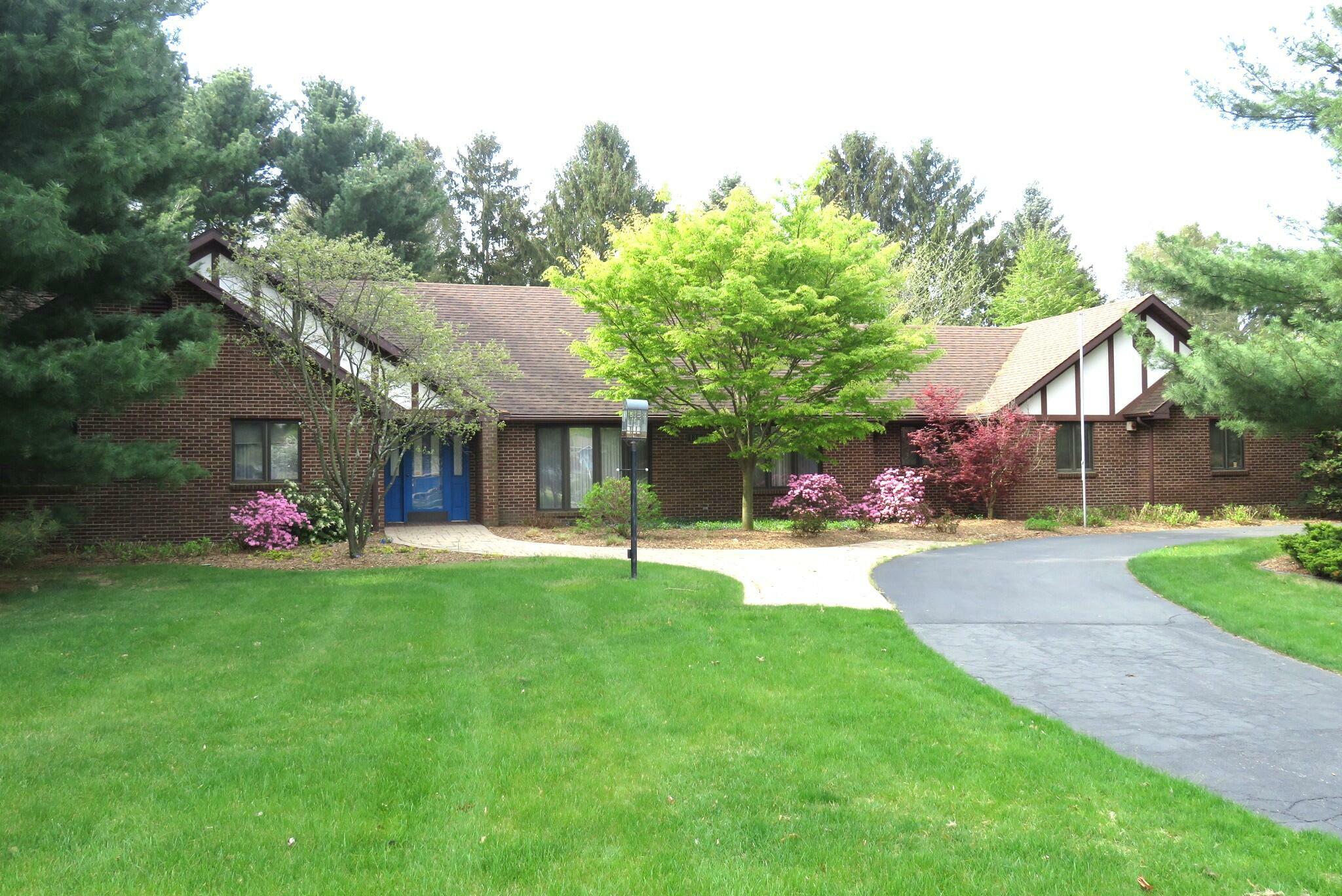 Property Photo:  1364 Silverbrook Lane  MI 49085 
