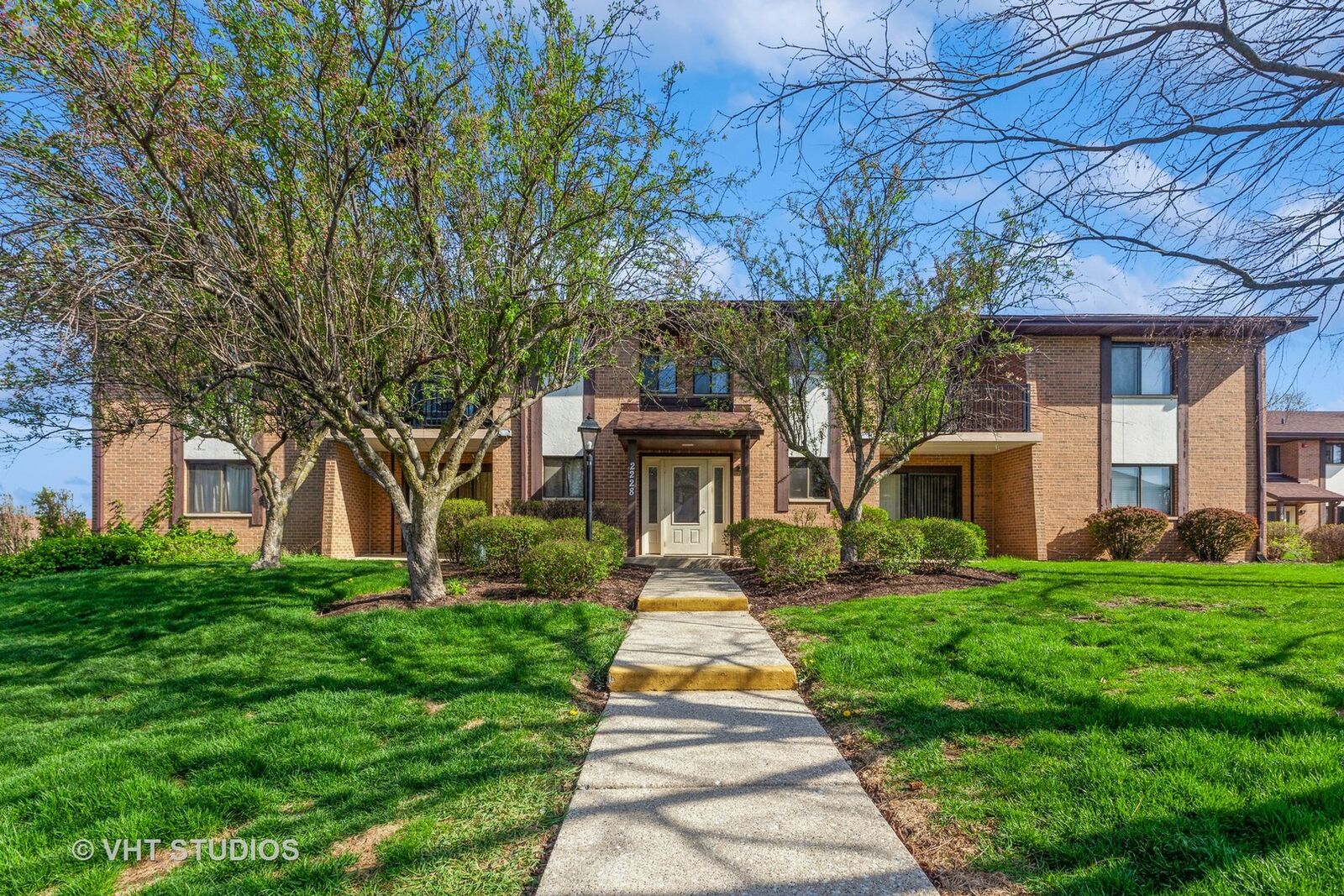 Property Photo: 2228 Wharf Drive 1401 IL 60517