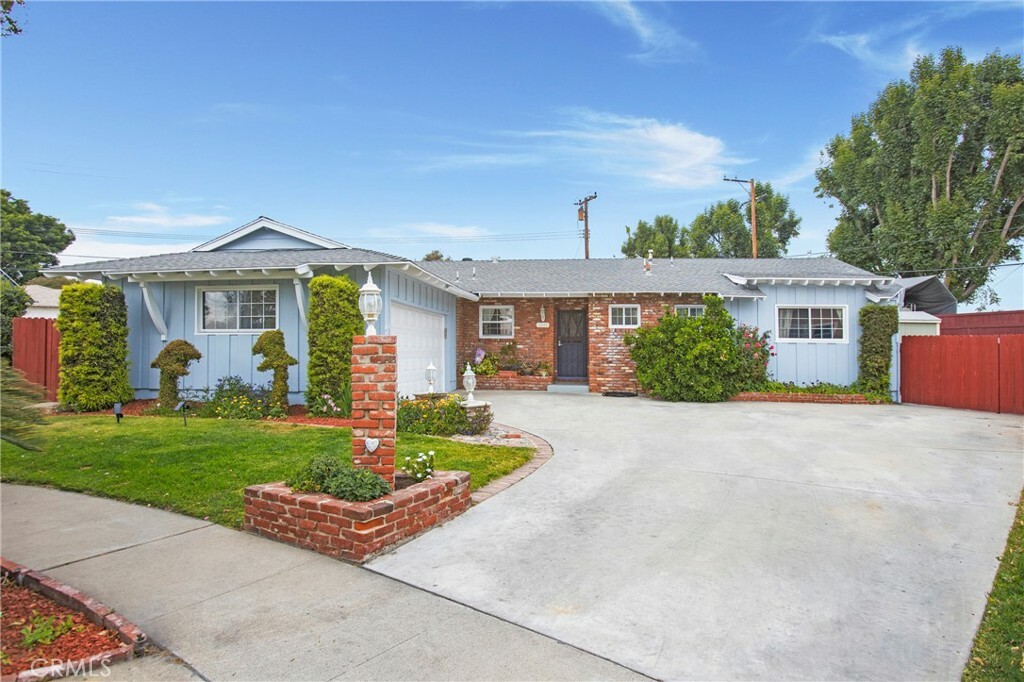 Property Photo: 2041 Sudene Avenue CA 92831