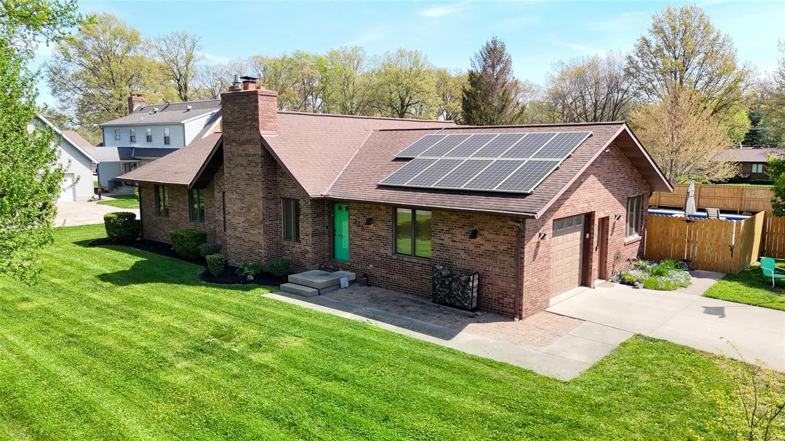 Property Photo: 606 N Ash Street IL 62293