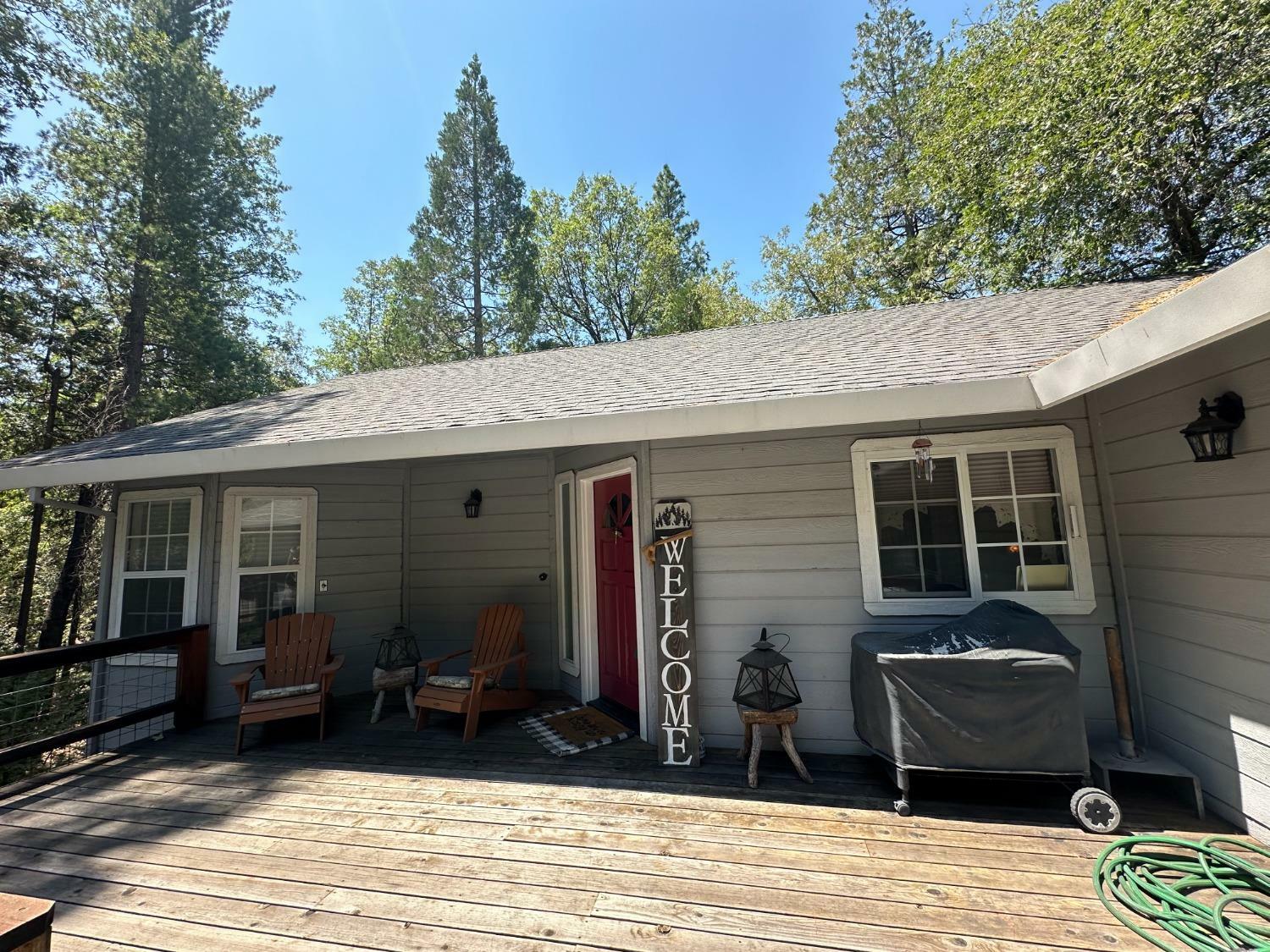 Property Photo: 17880 Canyon Oaks Drive CA 95370