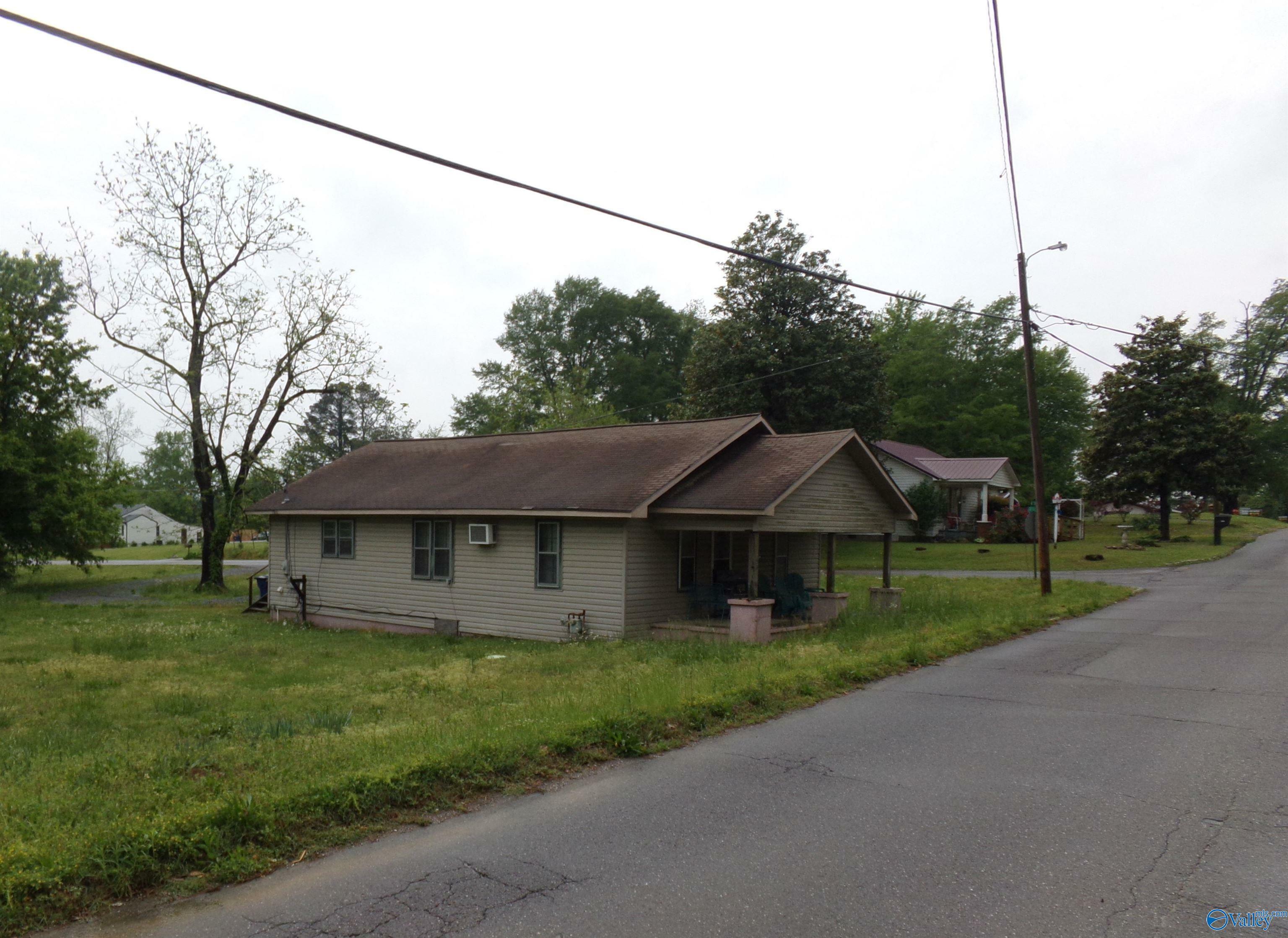 Property Photo: 353 NW 4th Avenue AL 35016