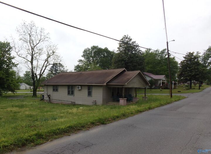 Property Photo: 353 NW 4th Avenue AL 35016
