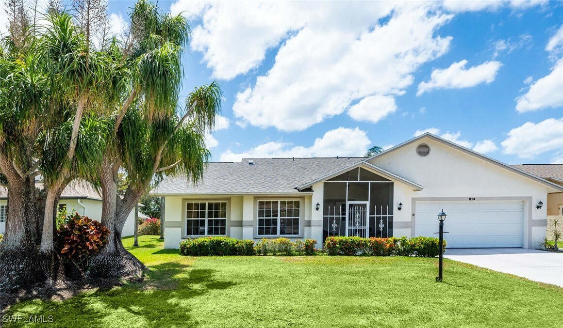 Property Photo: 814 Charlemagne Boulevard FL 34112