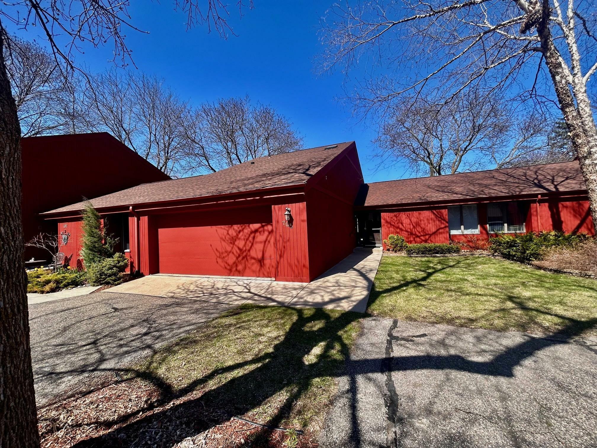 Property Photo: 705 Lincoln Street N MN 55057