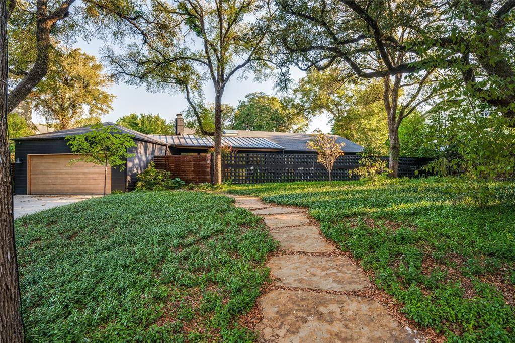 Property Photo: 416 Crestwood Drive TX 76107