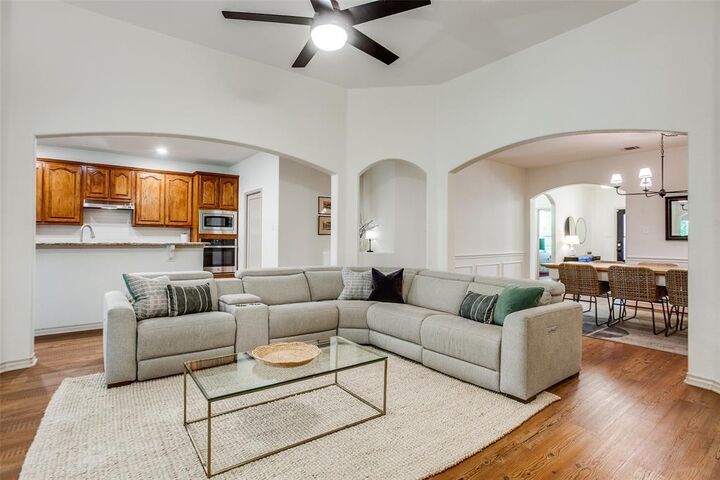 Property Photo:  5800 Broken Spur  TX 75070 