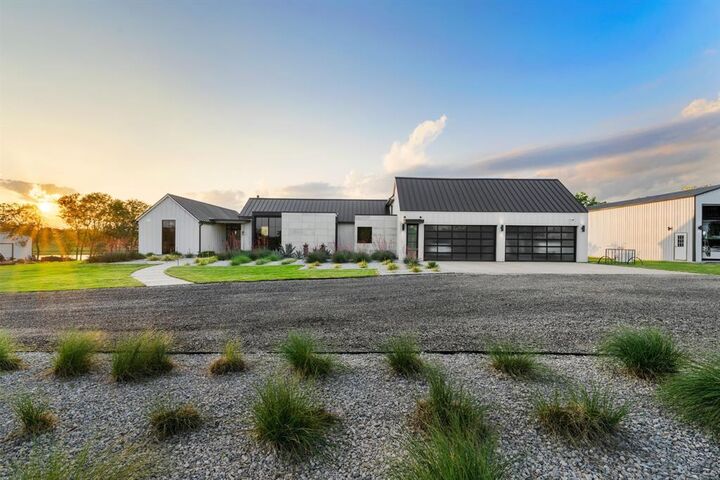 Property Photo:  1800 Moseley Road  TX 75119 