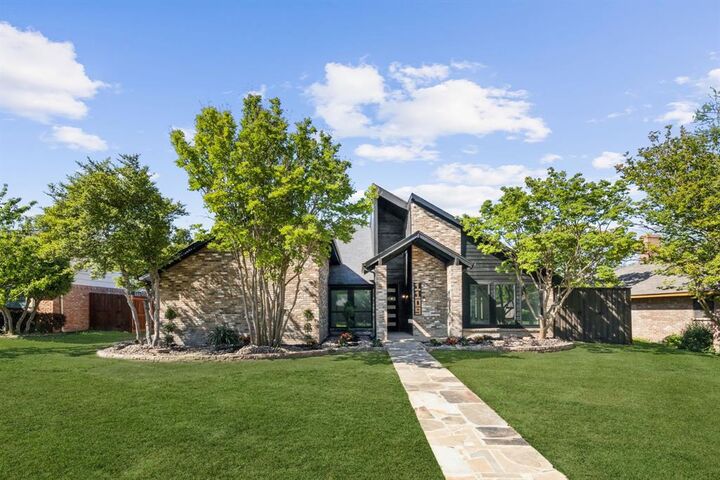 Property Photo: 1109 Kenshire Lane TX 75081