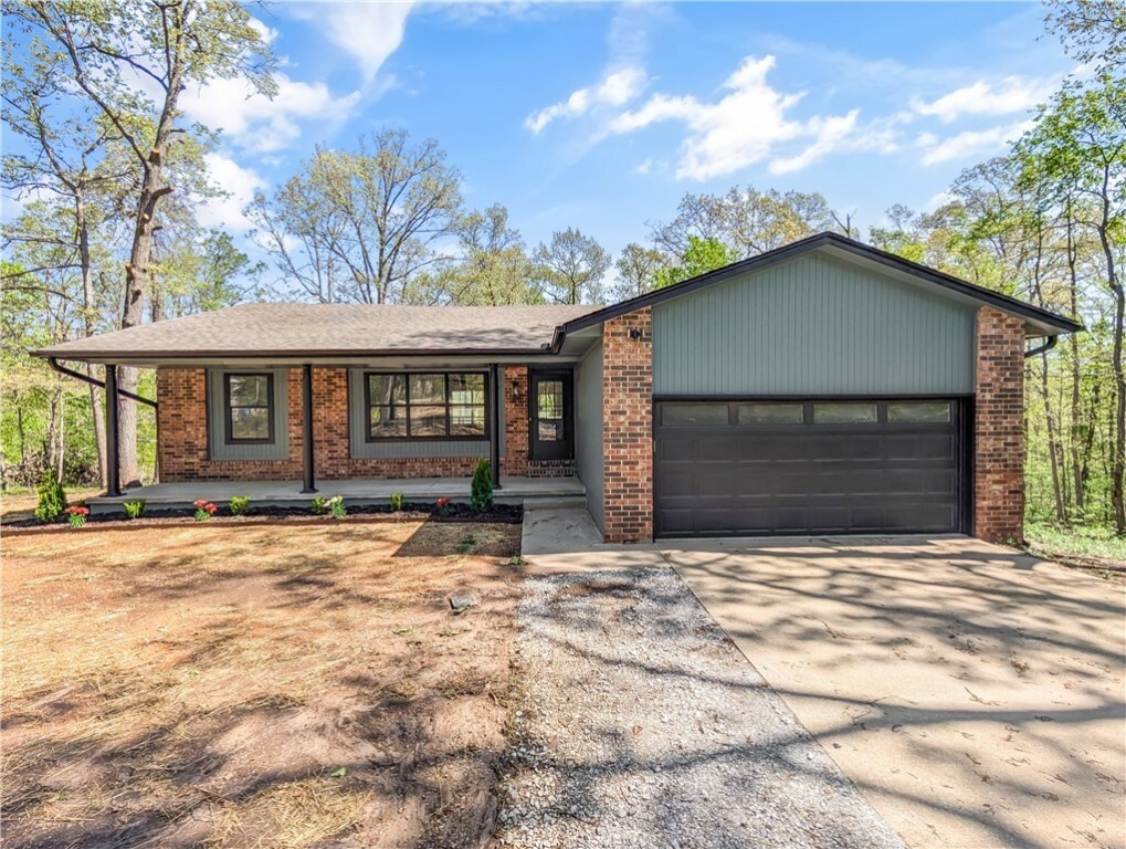 104 Red Fox Road  Gravette AR 72736 photo