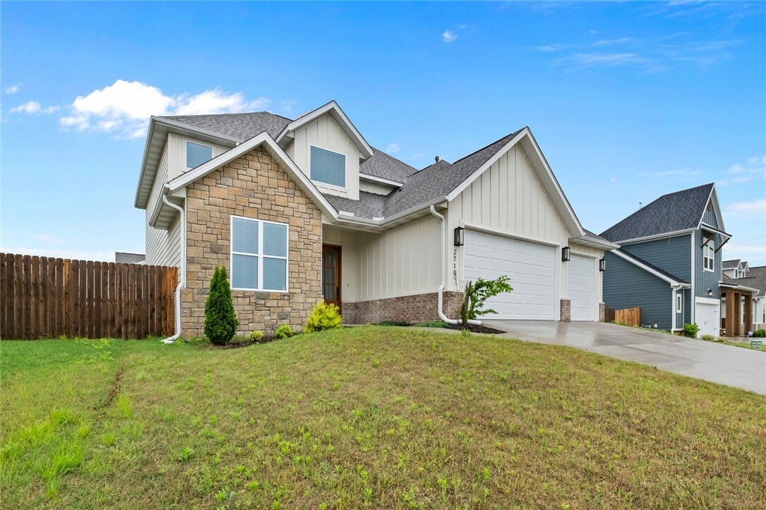 Property Photo: 2710 S 20th Street AR 72758