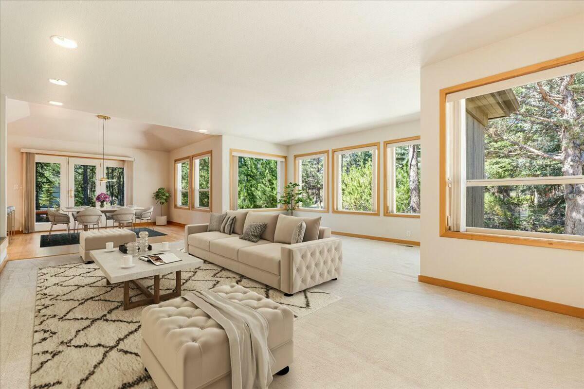 Property Photo: 19530 Sunshine Way OR 97702