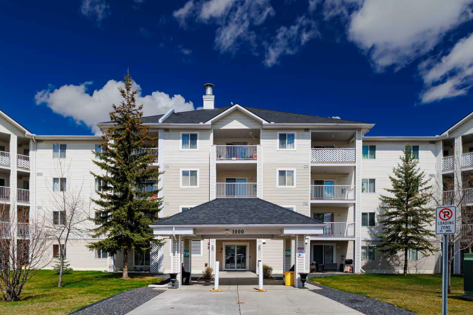 Property Photo: 6224 17 Avenue SE 1217 AB T2A 7X8