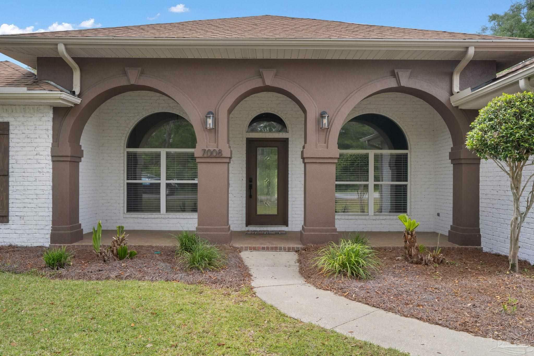Property Photo: 7008 Turnberry Cir FL 32566