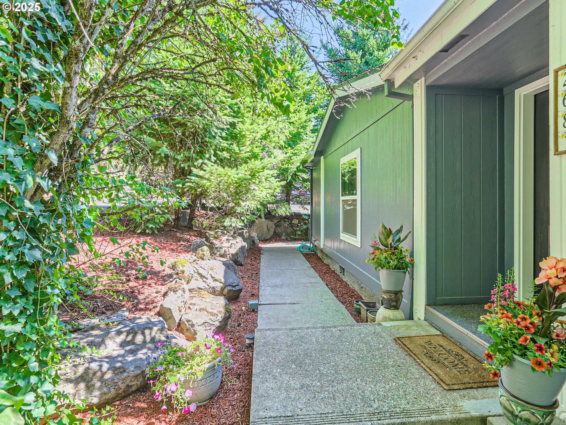 Property Photo:  2681 Willamette Falls Dr  OR 97068 