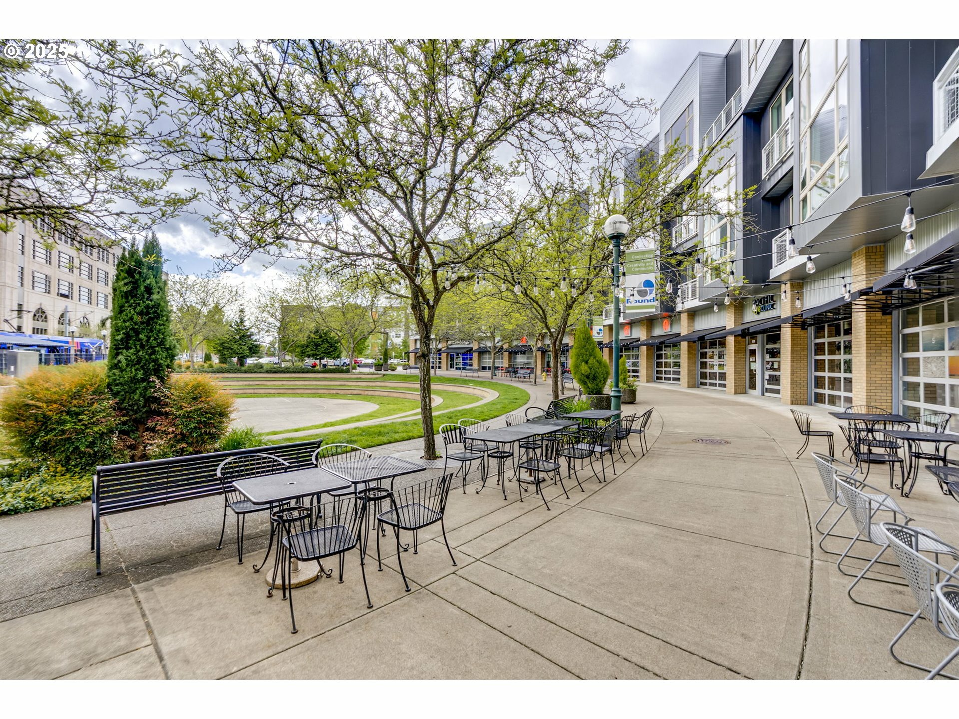 Property Photo: 12600 SW Crescent St 217 OR 97005