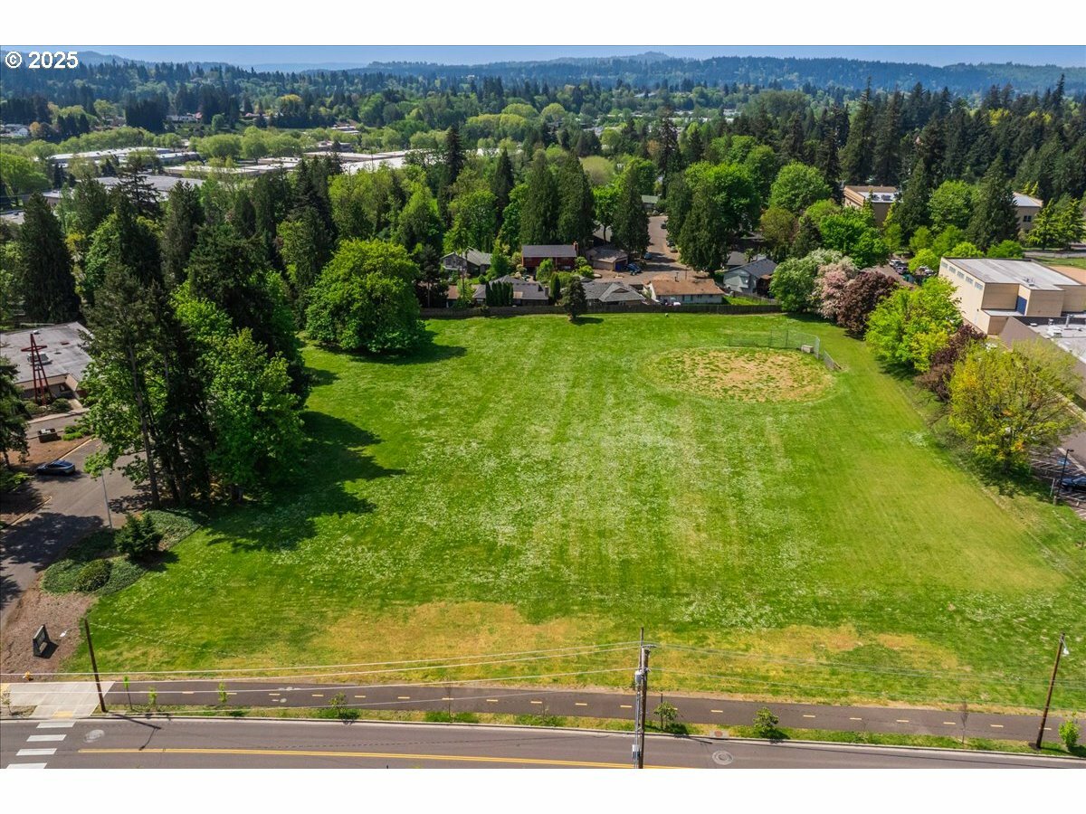 Property Photo: 12201 SE Linwood Ave OR 97222
