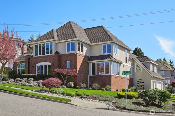 Property Photo:  5990  167th Avenue SE  WA 98006 