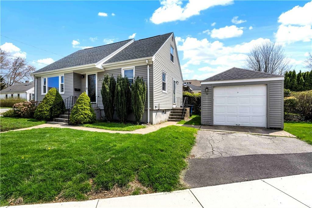 19 Hillside Avenue  Newport RI 02840 photo
