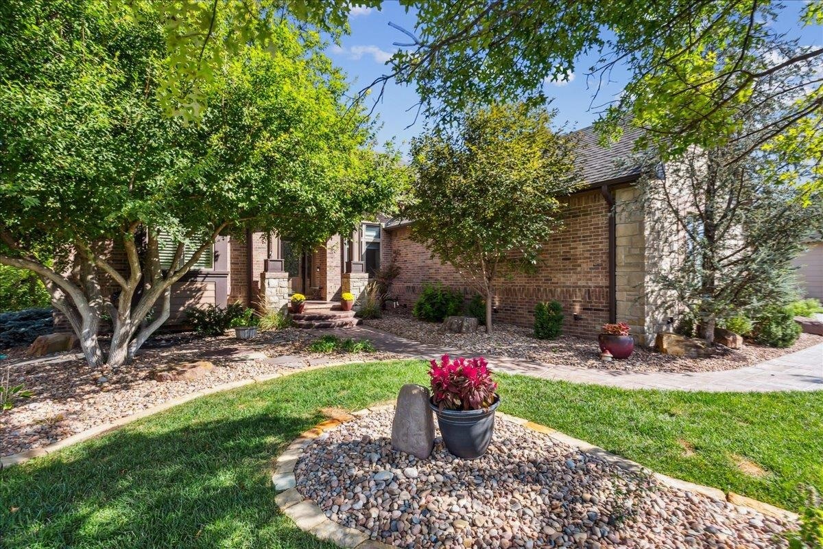 Property Photo: 210 N City View Cir KS 67235