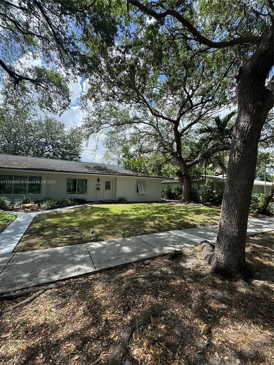 Property Photo: 11780 SW 81st Rd 11780 FL 33156