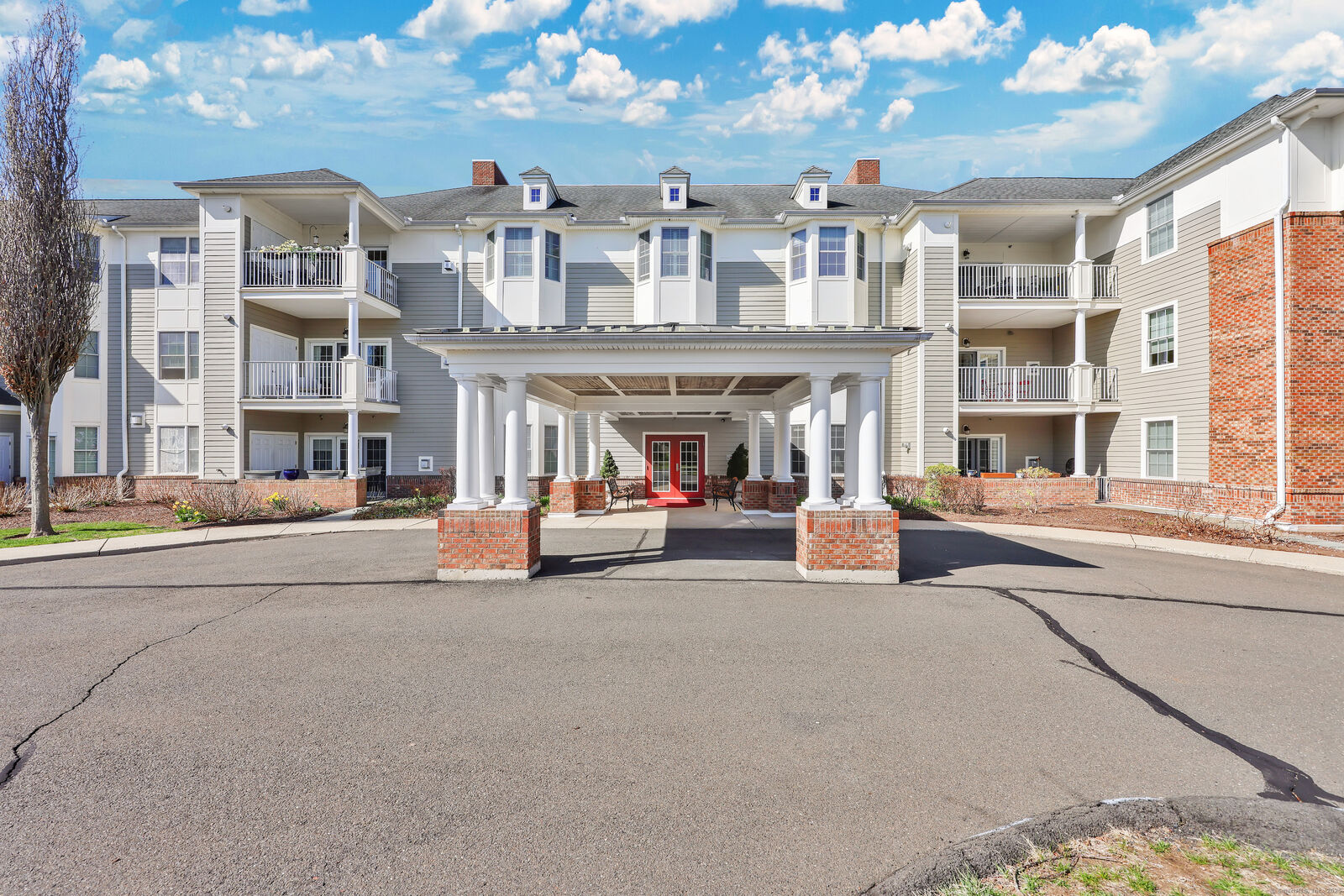 Property Photo:  25 Cassandra Boulevard Apt 208  CT 06107 