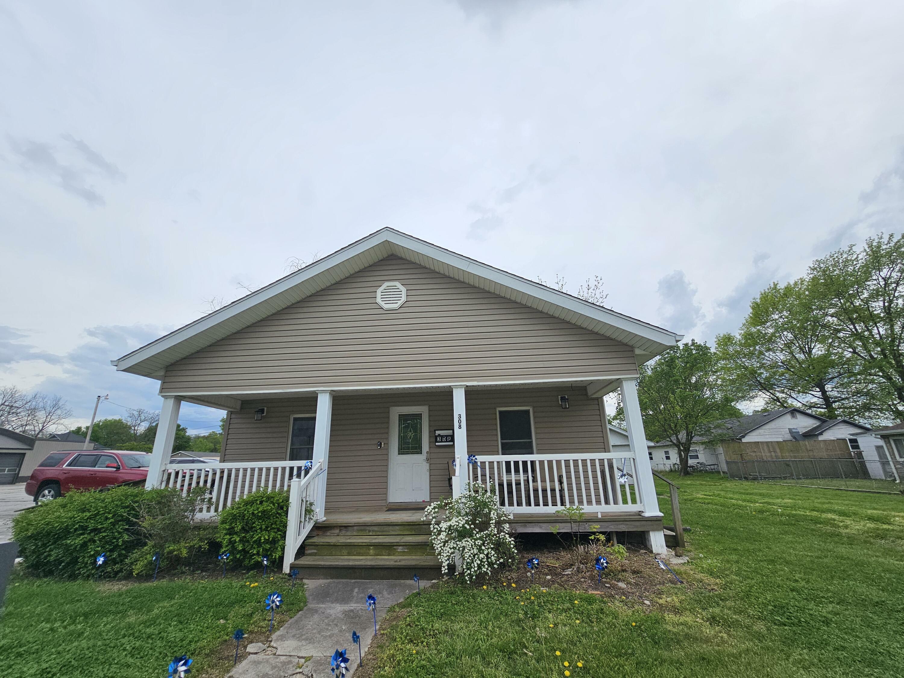 308 W Church Street  Aurora MO 65605 photo