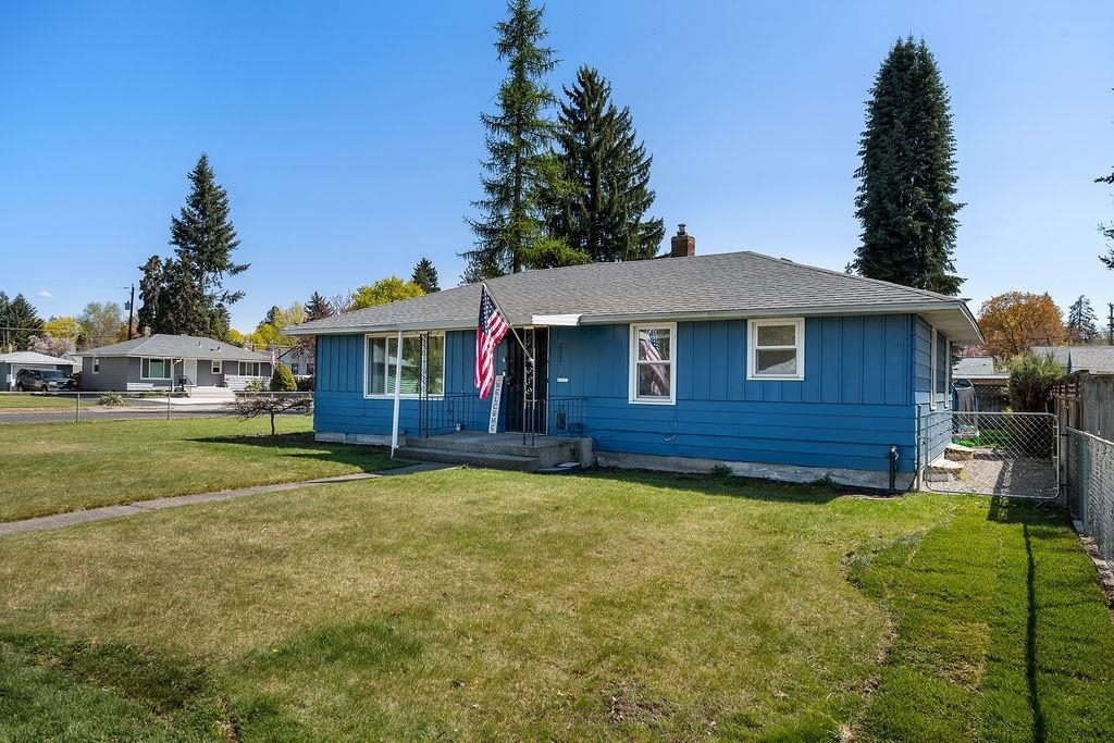 Property Photo: 2205 W Decatur St WA 99205