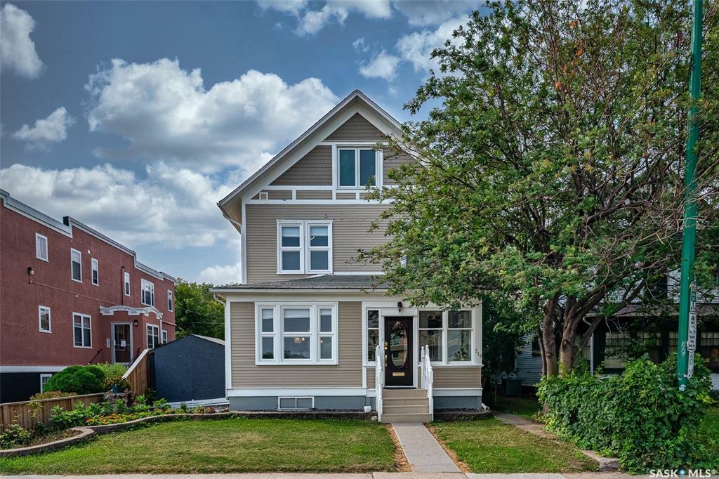 518 12th Street E  Saskatoon SK S7N 0H2 photo