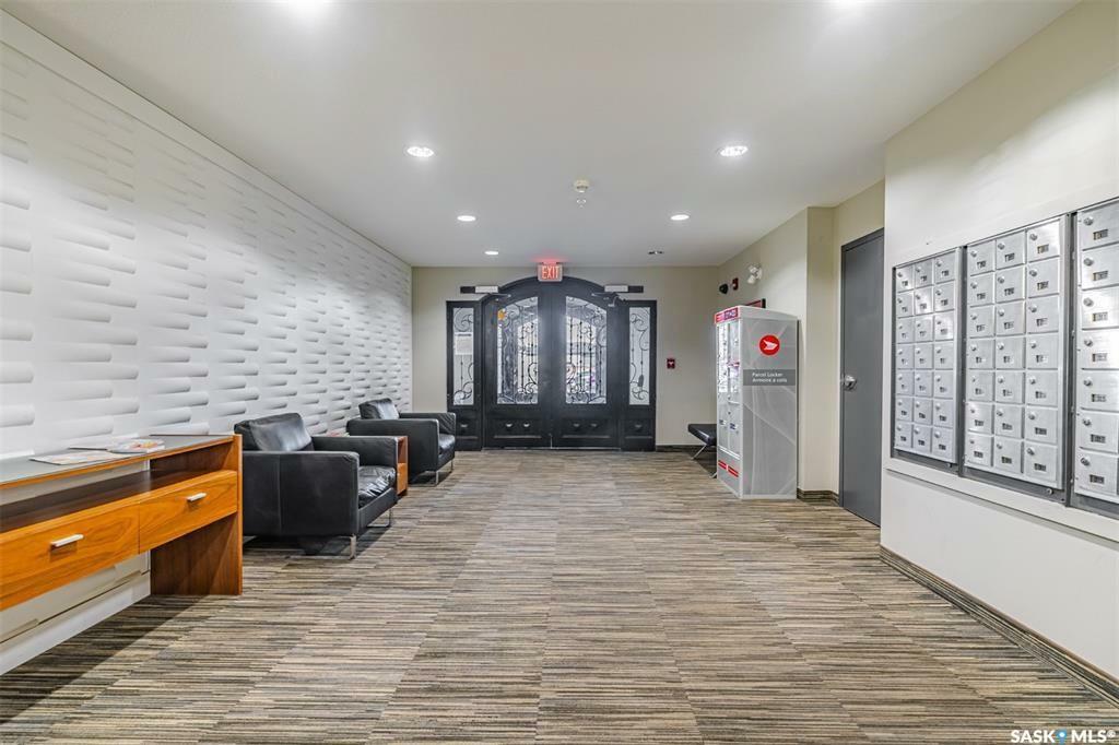 Property Photo: 211 Ledingham Street 206 SK S7V 0C5