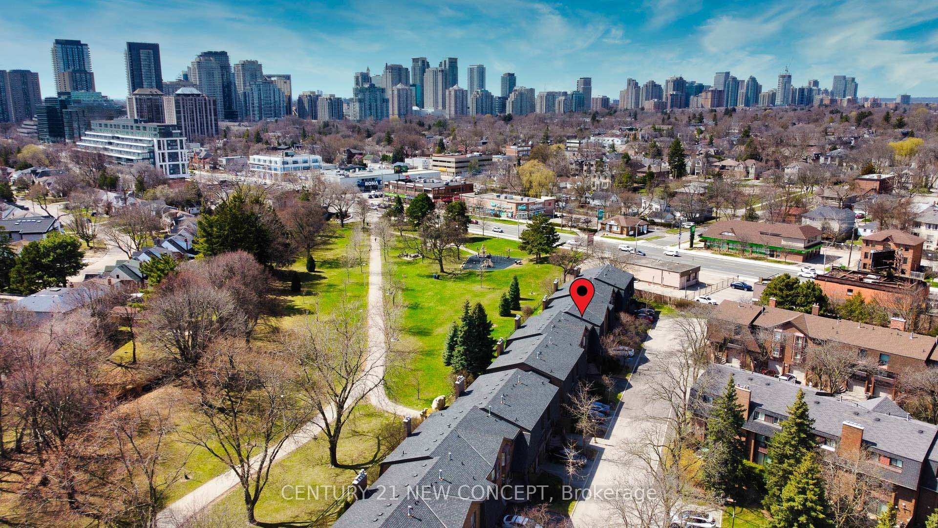 Property Photo:  4 Texas Rose Way  ON M2N 5Z2 