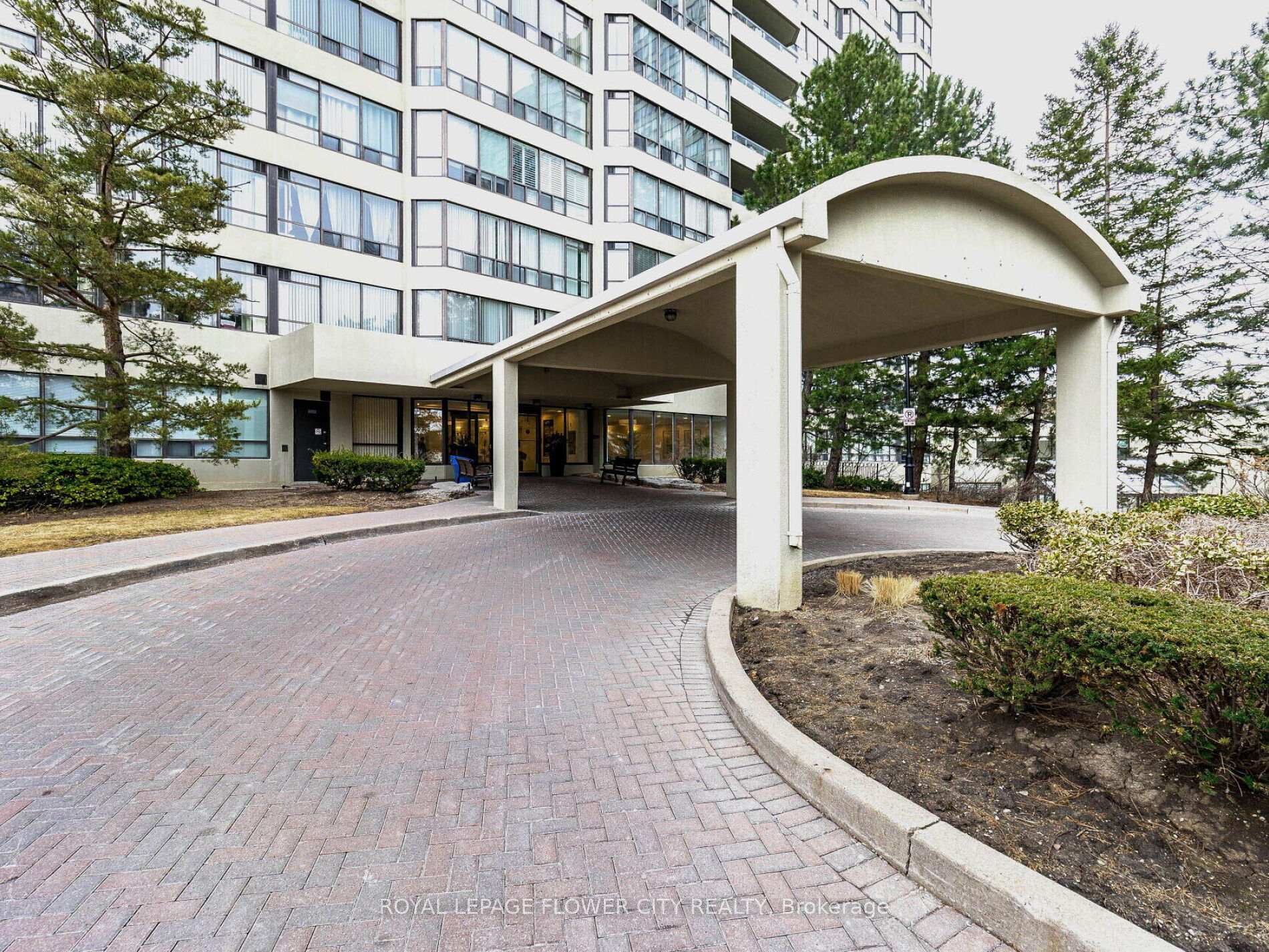Property Photo: 22 Hanover Road 710 ON L6S 5K7