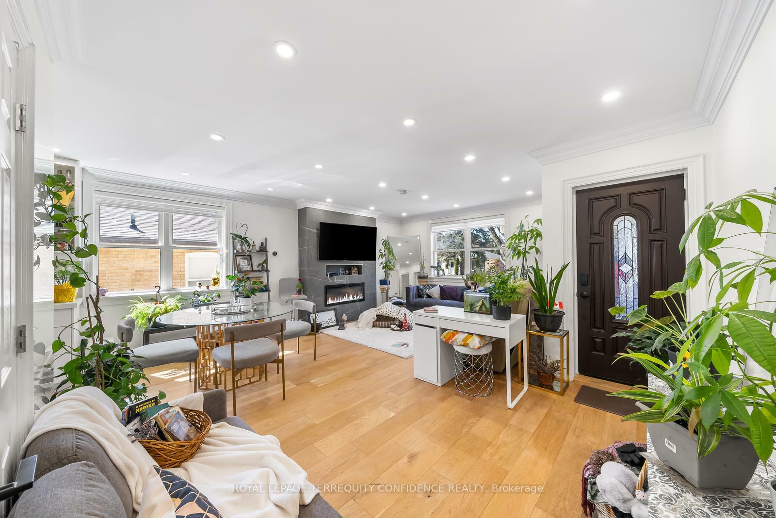 Property Photo: 103 Hounslow Avenue ON M2N 2B1