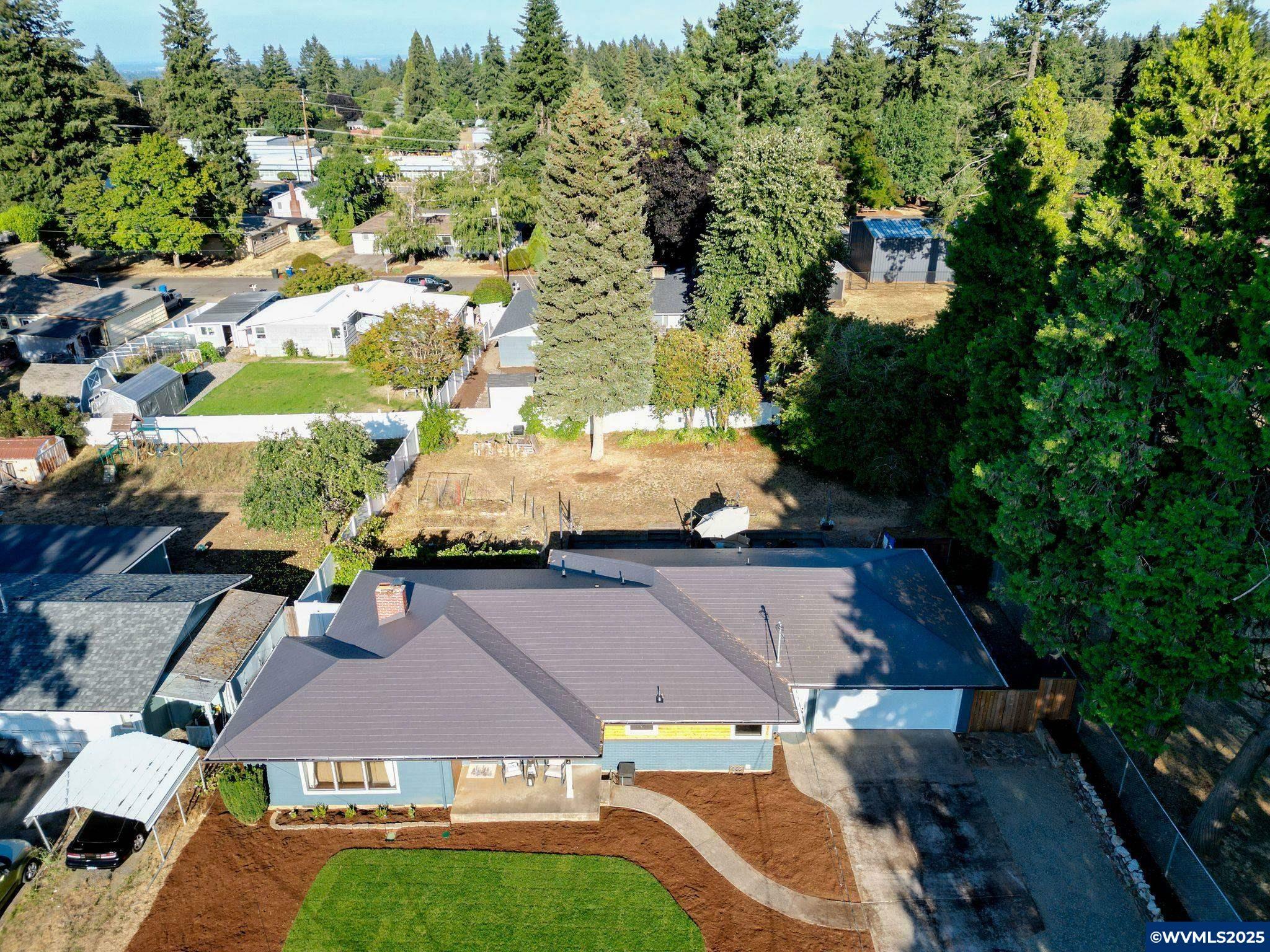 Property Photo: 4094 Lucille Av SE OR 97302