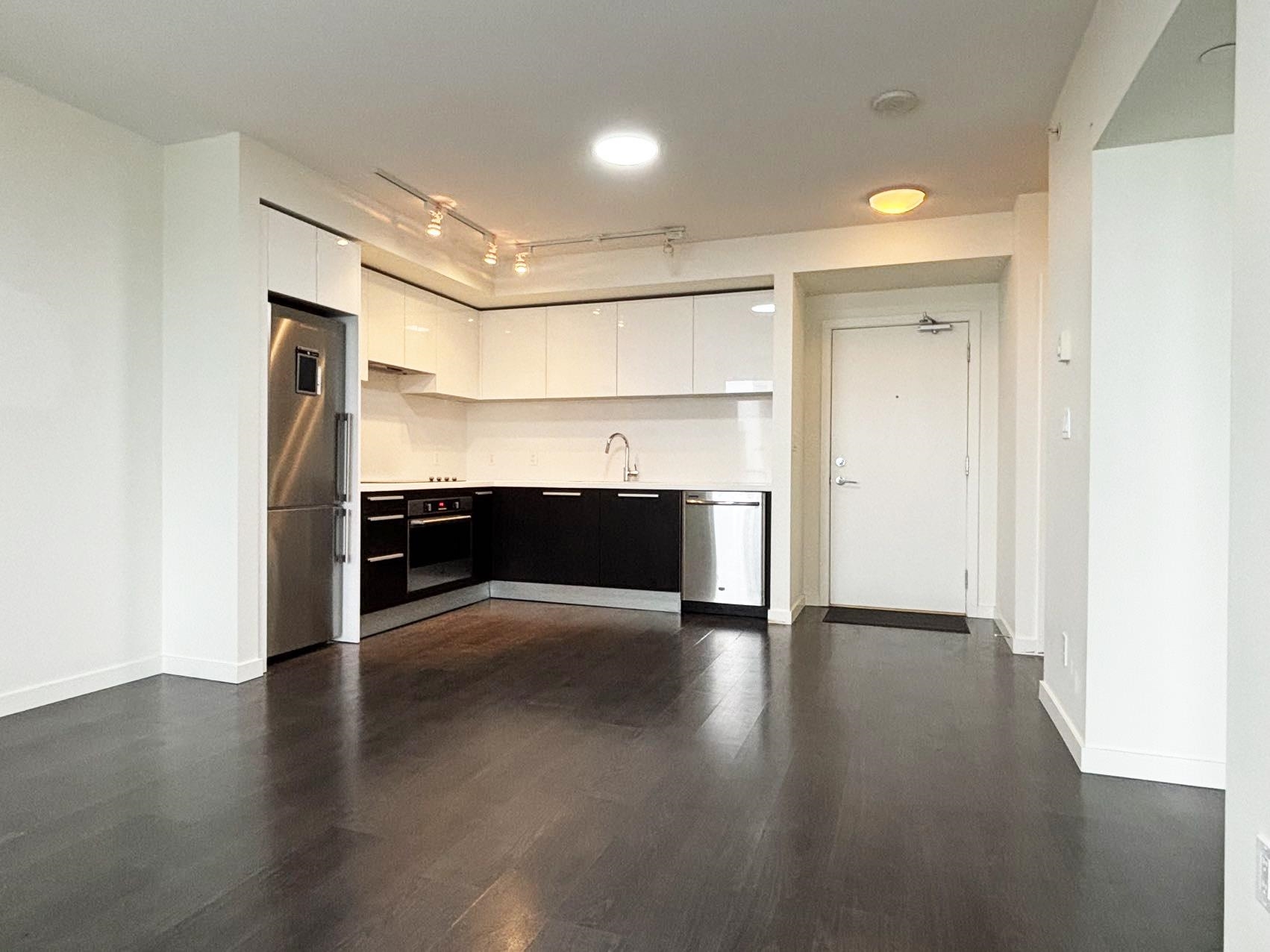 Property Photo: 6333 Silver Avenue 2803 BC V5H 0C3