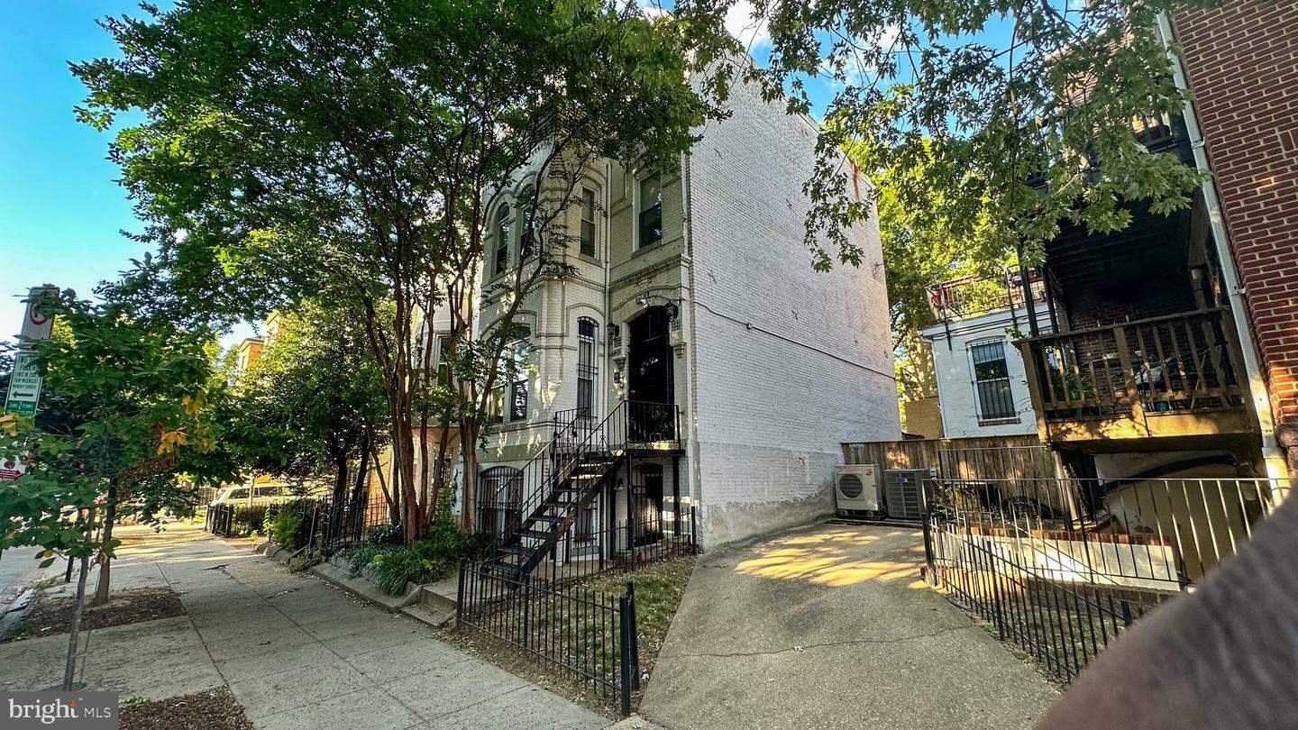Property Photo: 1401 12th Street NW B DC 20005