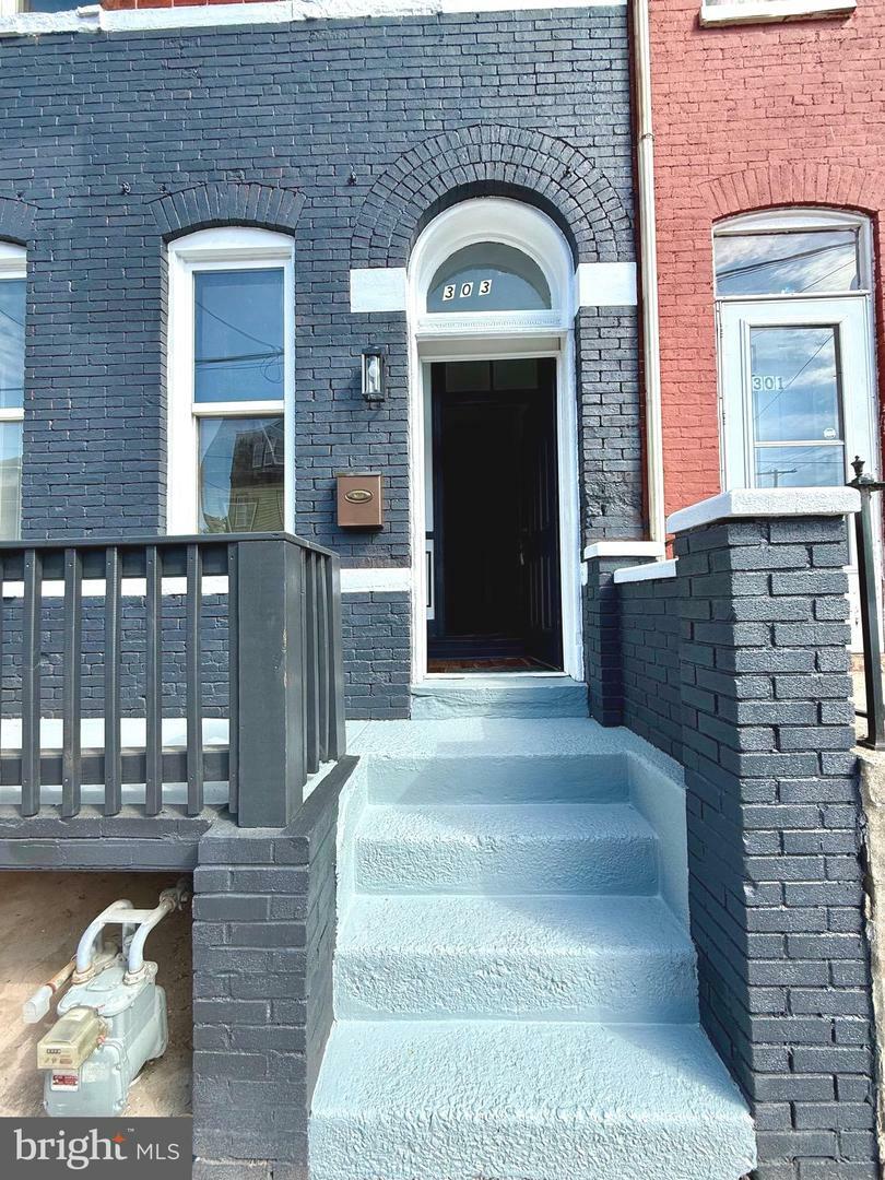 Property Photo: 303 Smyser Street PA 17401