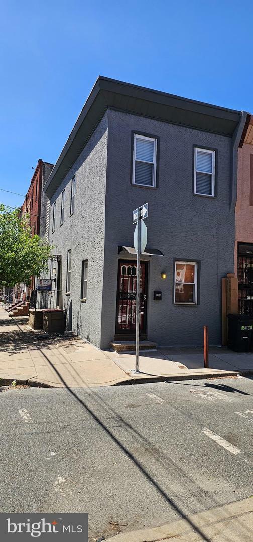 Property Photo: 900 Daly Street PA 19148
