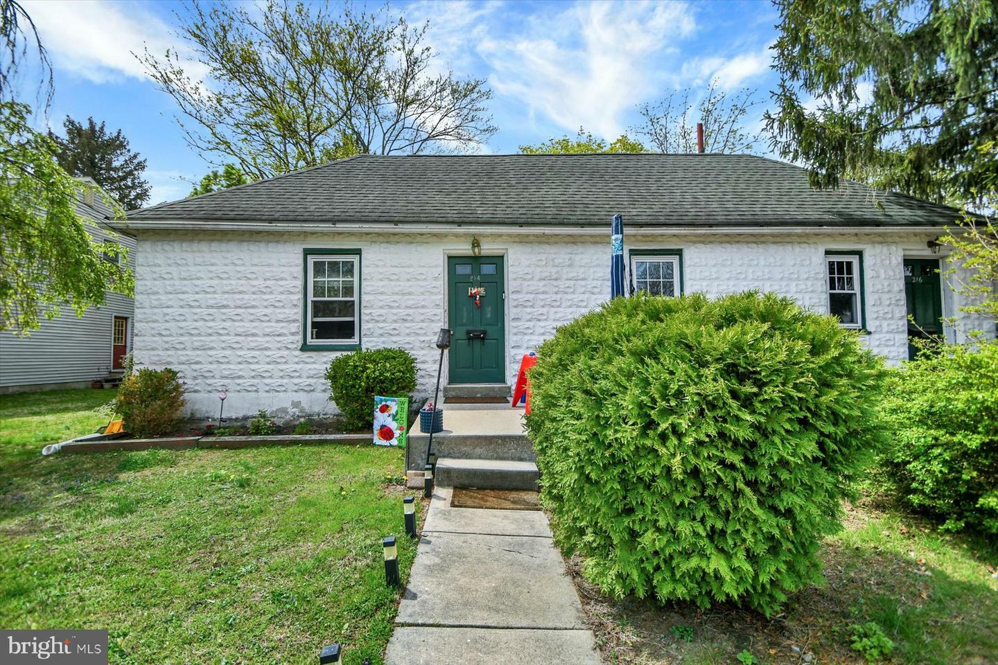 Property Photo: 214-216 Beech Road PA 19086