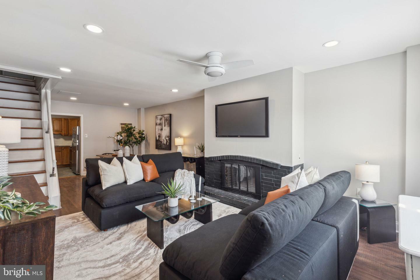 Property Photo:  2332 N Mascher Street  PA 19133 