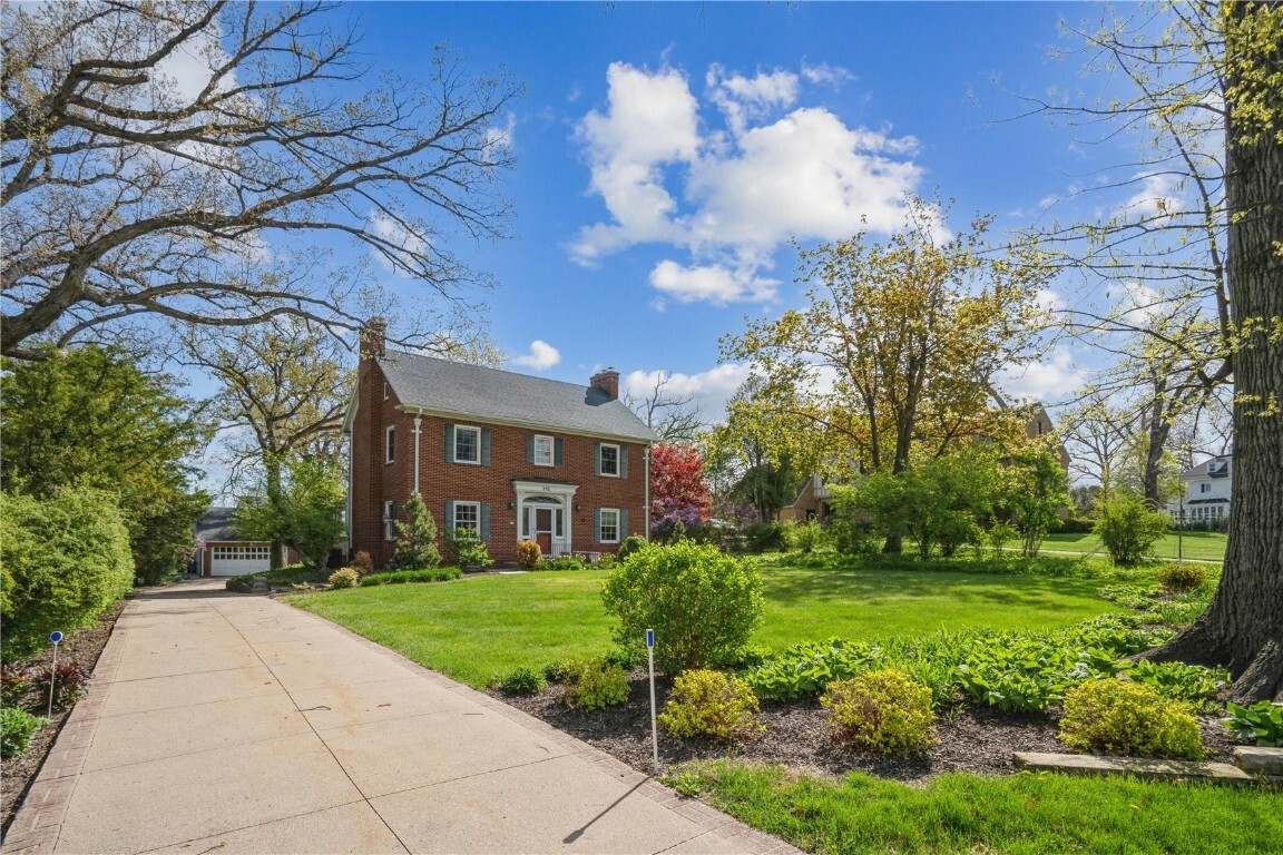 Property Photo: 512 Vernon Drive SE IA 52403