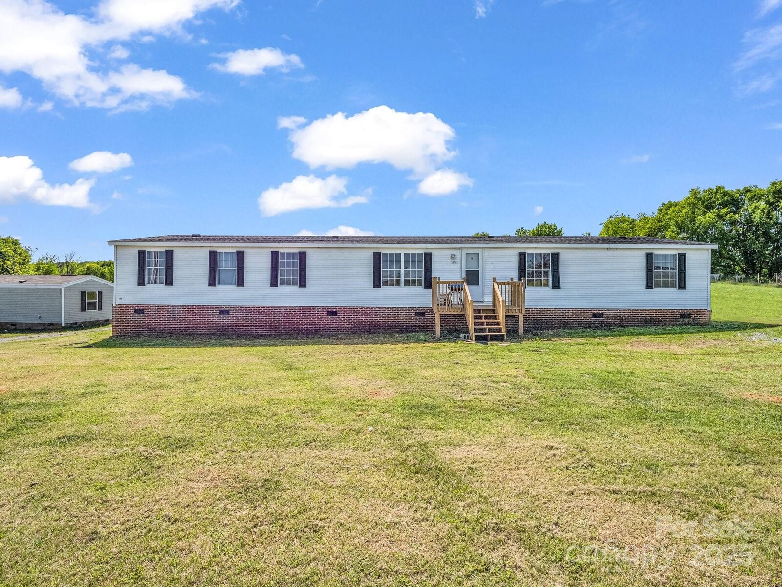 Property Photo:  2923 Wood Road  NC 28114 