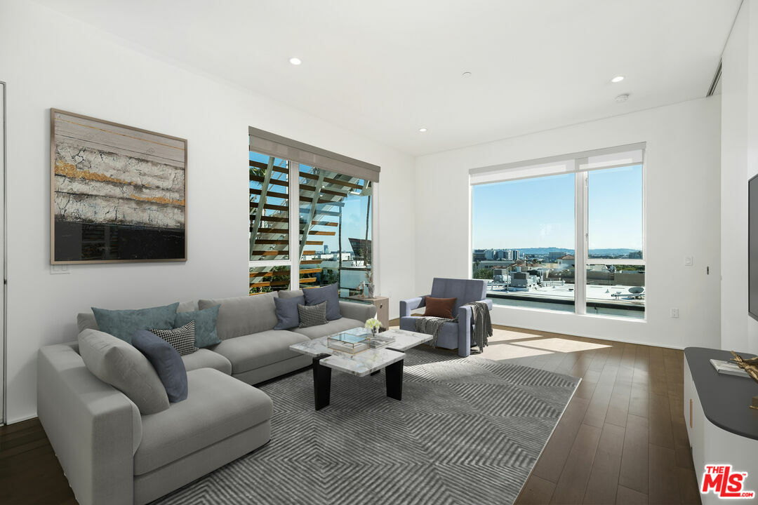 Property Photo: 935 N San Vicente Blvd CA 90069