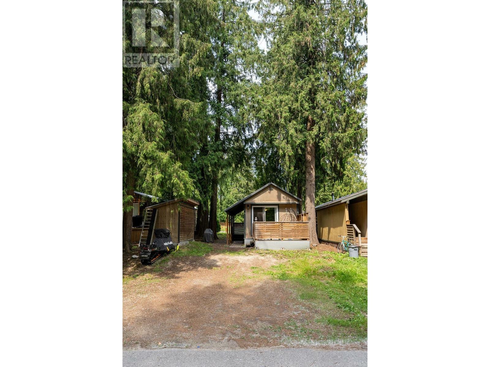 Property Photo: 1079 Lundell Road 4 BC V0E 2S0