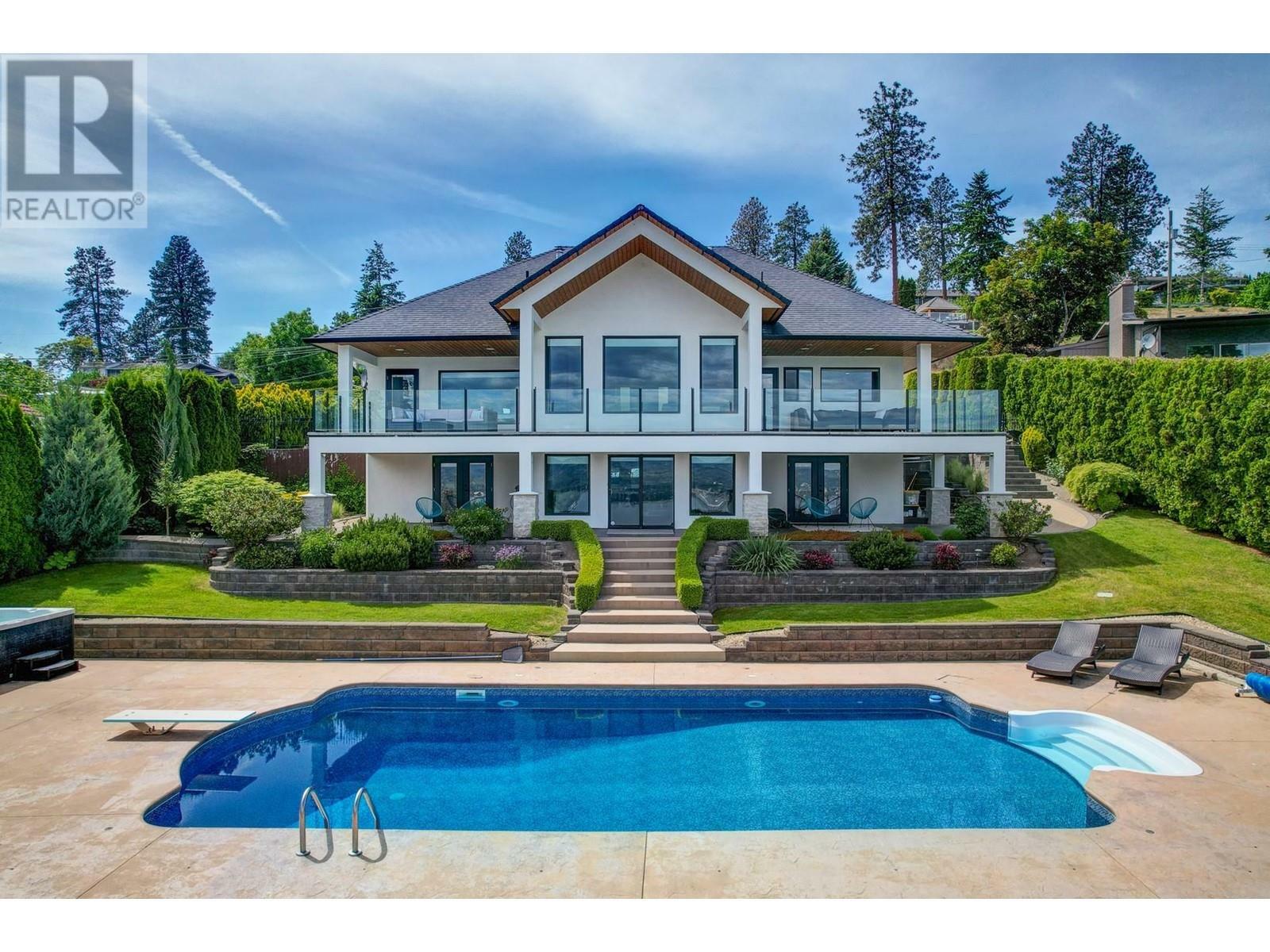Photo de la propriété:  2821 Lakeview Road  BC V1Z 1Y5 